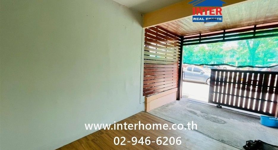 For sale 3 bedrooms townhouse in Mueang Chachoengsao, Chachoengsao