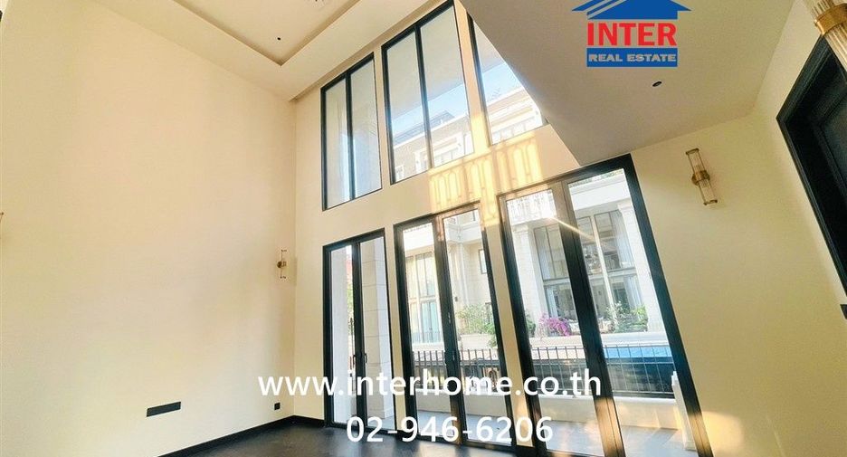 For sale 3 bedrooms townhouse in Yan Nawa, Bangkok