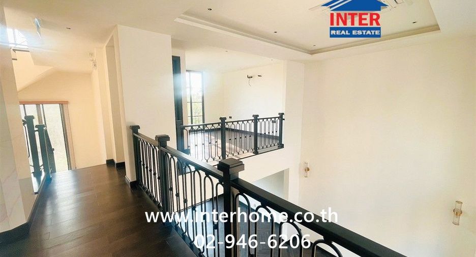 For sale 3 bedrooms townhouse in Yan Nawa, Bangkok