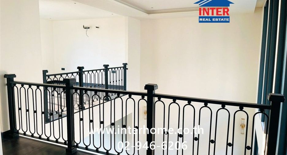 For sale 3 bedrooms townhouse in Yan Nawa, Bangkok