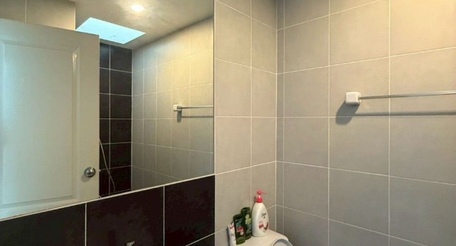 For sale 3 bedrooms townhouse in Prawet, Bangkok