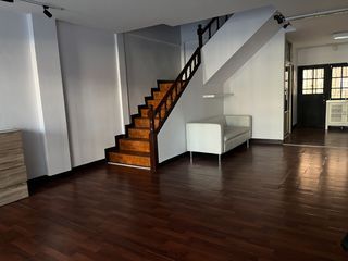 Reihenhaus zur Miete mit 6 Zimmer in Huai Khwang, Bangkok