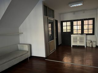Reihenhaus zur Miete mit 6 Zimmer in Huai Khwang, Bangkok