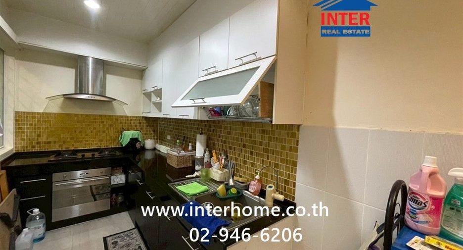 For sale 3 bedrooms townhouse in Rat Burana, Bangkok