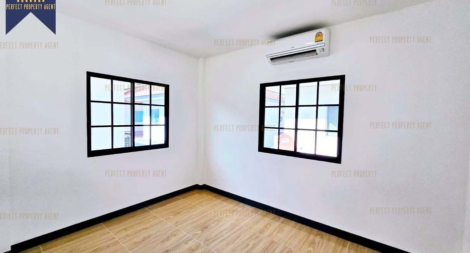 For sale 4 bedrooms house in Khlong Sam Wa, Bangkok