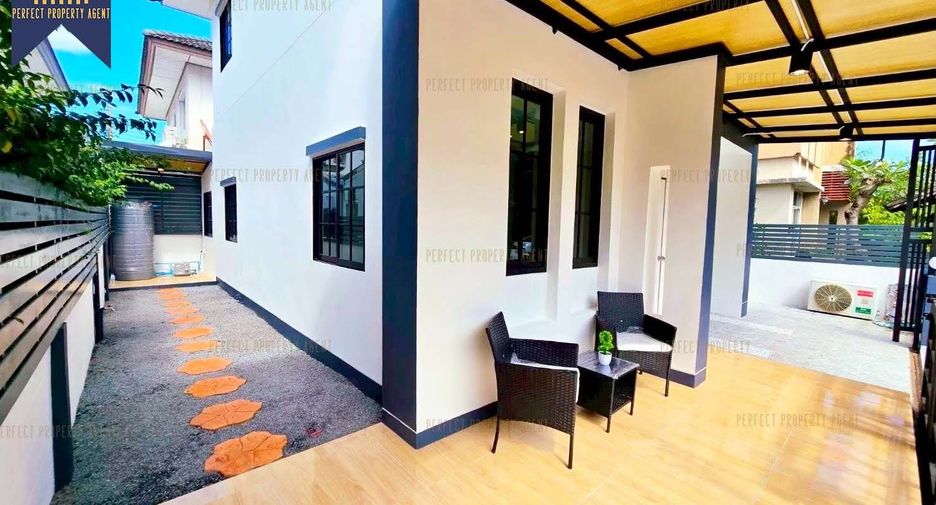 For sale 4 bedrooms house in Khlong Sam Wa, Bangkok