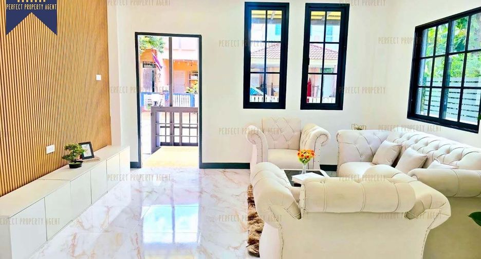 For sale 4 bedrooms house in Khlong Sam Wa, Bangkok