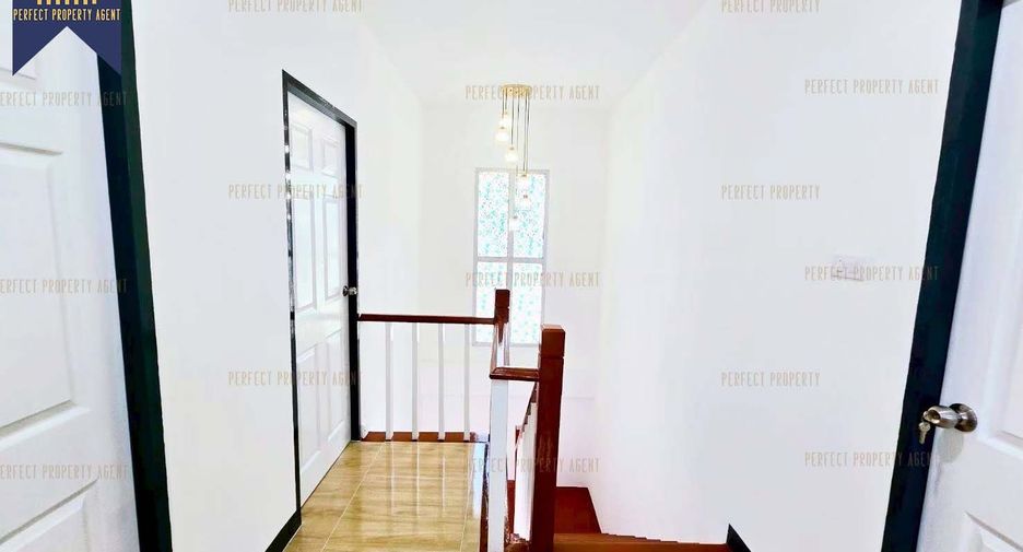 For sale 4 bedrooms house in Khlong Sam Wa, Bangkok