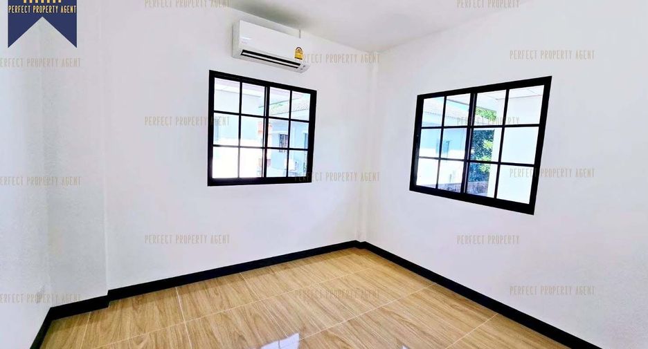 For sale 4 bedrooms house in Khlong Sam Wa, Bangkok