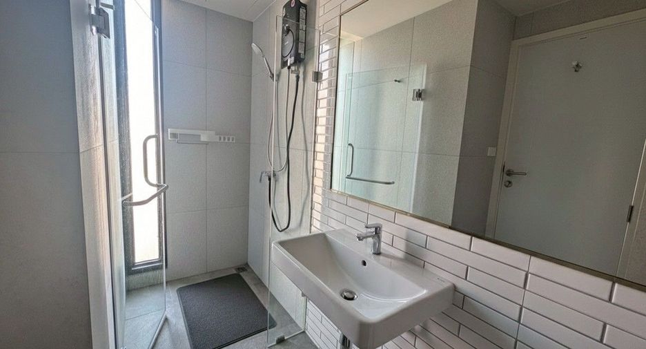 For rent 1 bed condo in Phra Khanong, Bangkok