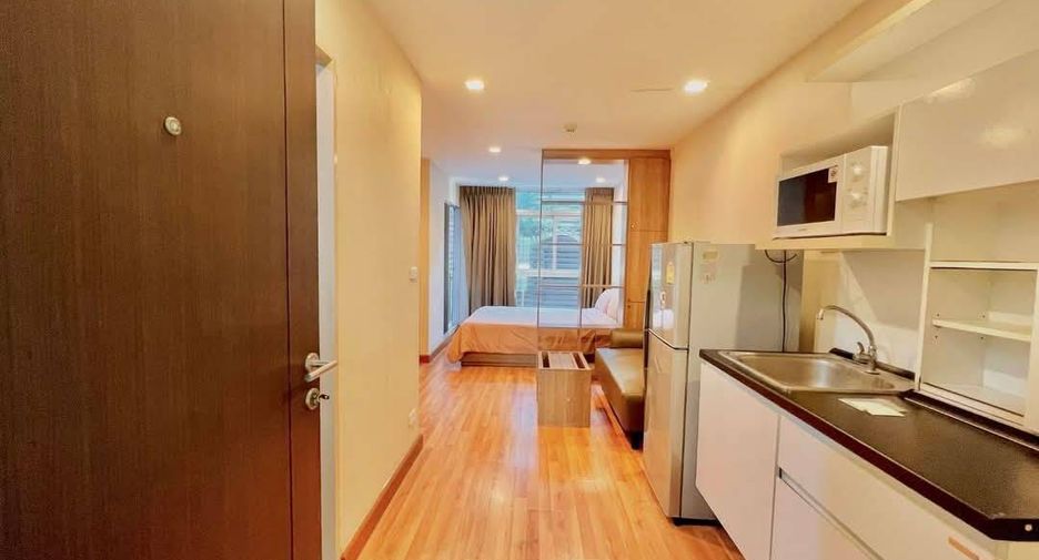 Wohnung zur Miete mit 1 Zimmer in Phra Khanong, Bangkok