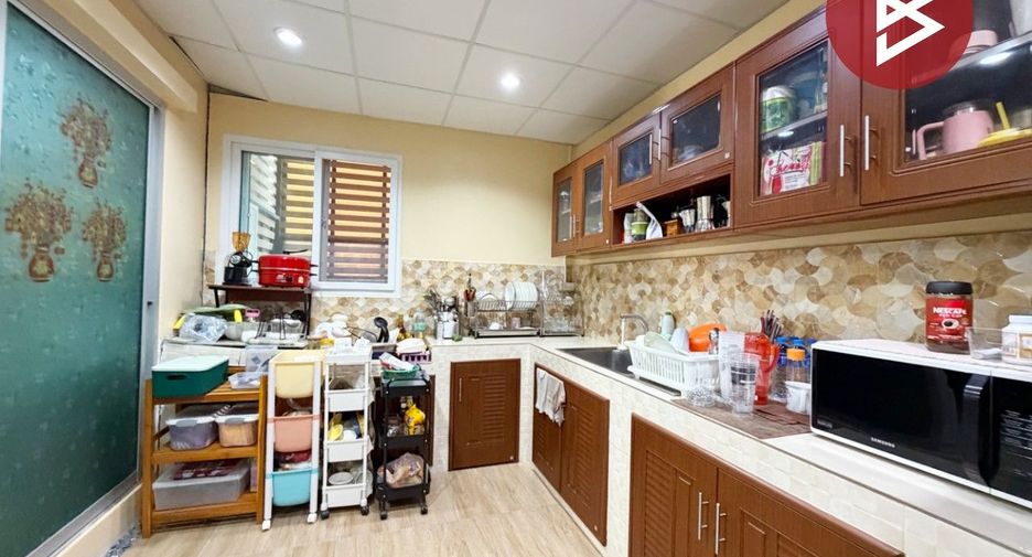 For sale 2 bedrooms townhouse in Bang Sao Thong, Samut Prakan