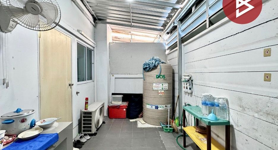 For sale 4 bedrooms townhouse in Mueang Chon Buri, Chonburi