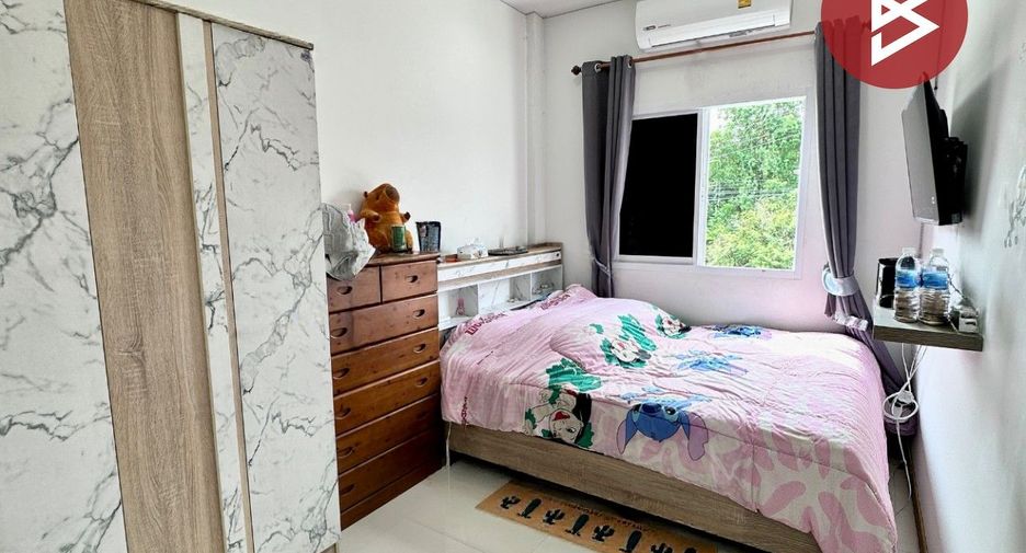 For sale 4 bedrooms townhouse in Mueang Chon Buri, Chonburi