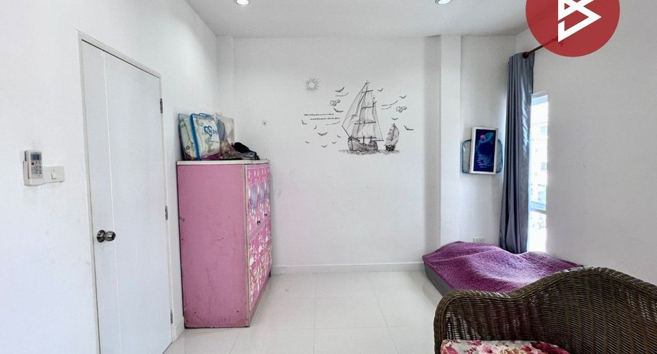 For sale 4 bedrooms townhouse in Mueang Chon Buri, Chonburi