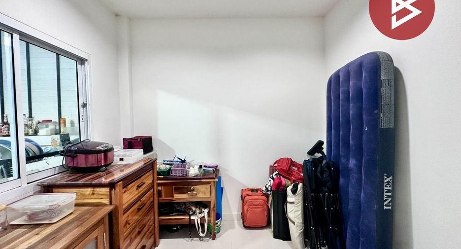 For sale 4 bedrooms townhouse in Mueang Chon Buri, Chonburi