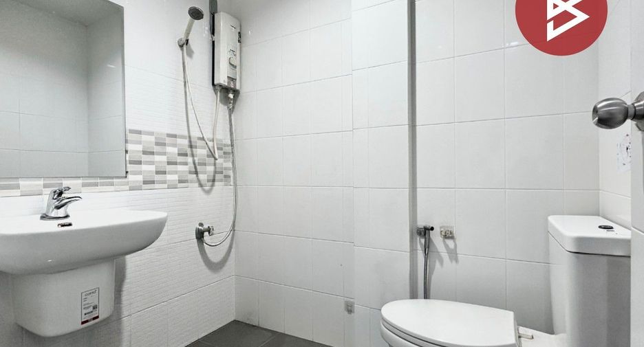 For sale 4 bedrooms townhouse in Mueang Chon Buri, Chonburi
