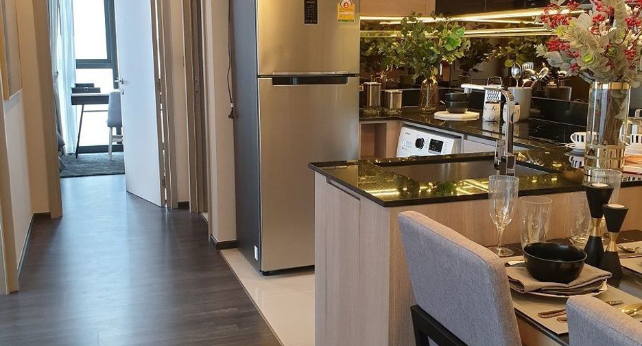 À vendre 2 chambres condo à Huai Khwang, Bangkok