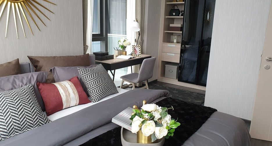 À vendre 2 chambres condo à Huai Khwang, Bangkok