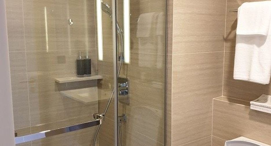 À vendre 2 chambres condo à Huai Khwang, Bangkok