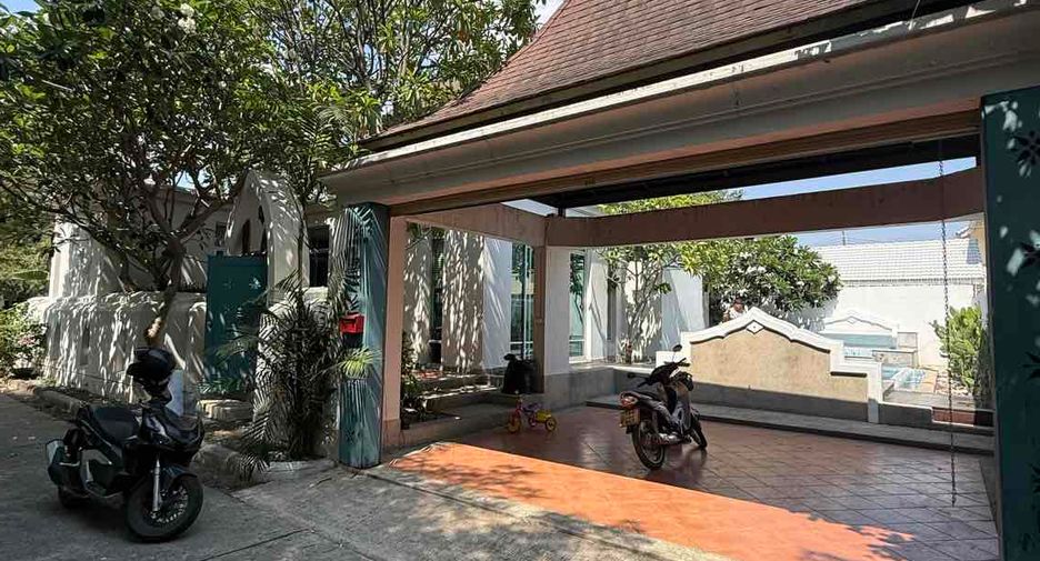 For rent 4 ベッドルーム villa in Bang Lamung, Chonburi
