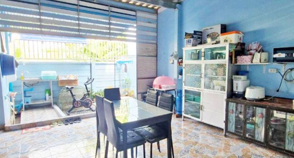 For sale 2 bedrooms townhouse in Mueang Nakhon Pathom, Nakhon Pathom