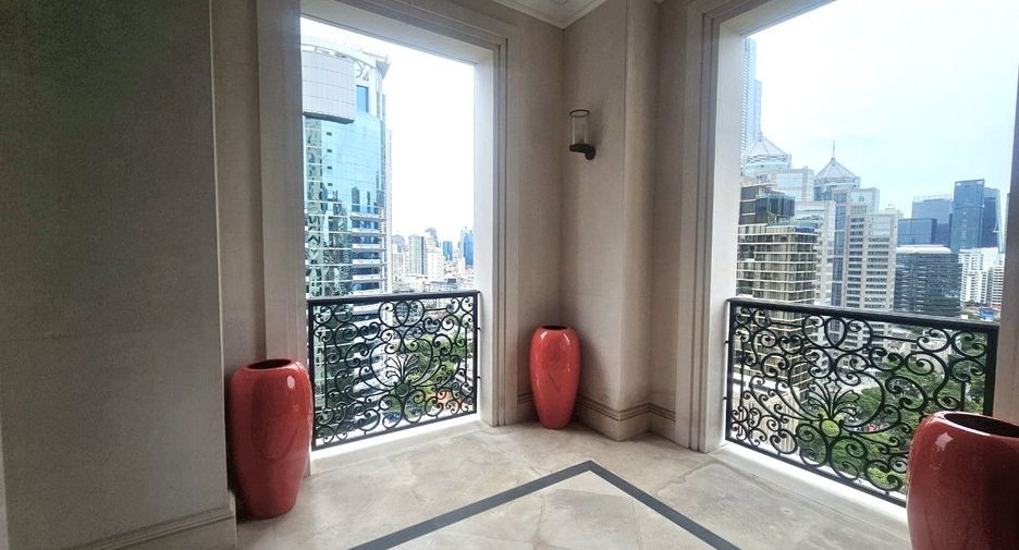 For rent 2 ベッドルーム condo in Pathum Wan, Bangkok