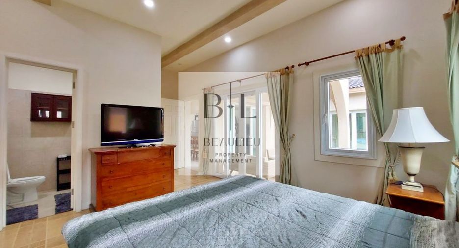 Casa en alquiler de 3 habitaciones en Bang Lamung, Chonburi