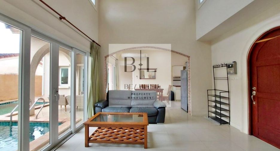 Casa en alquiler de 3 habitaciones en Bang Lamung, Chonburi