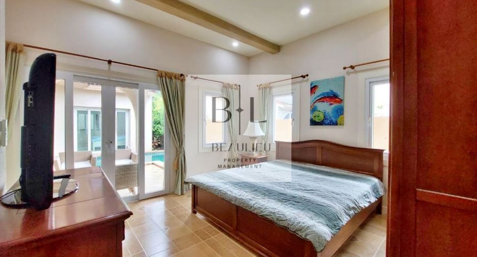 Casa en alquiler de 3 habitaciones en Bang Lamung, Chonburi