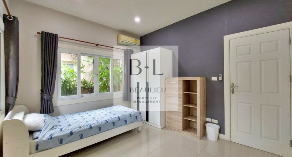 Casa en alquiler de 3 habitaciones en Bang Lamung, Chonburi
