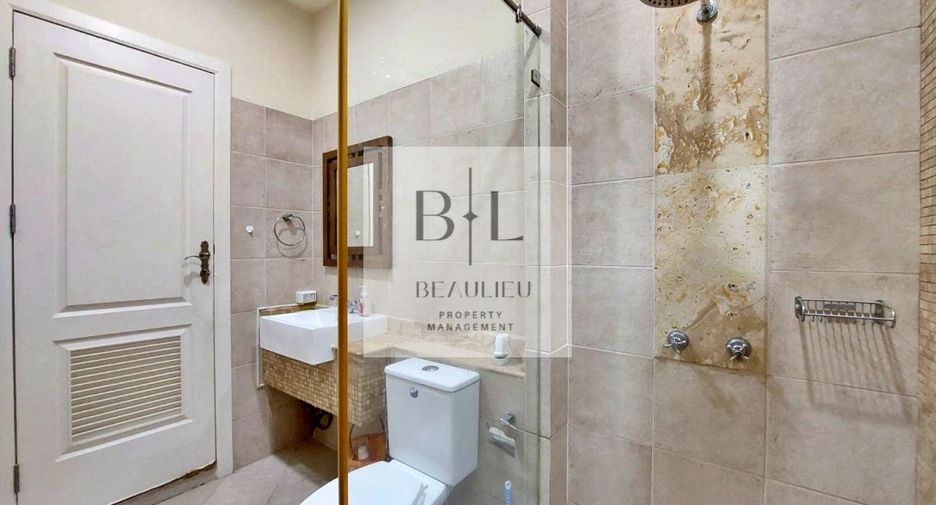 Casa en alquiler de 3 habitaciones en Bang Lamung, Chonburi