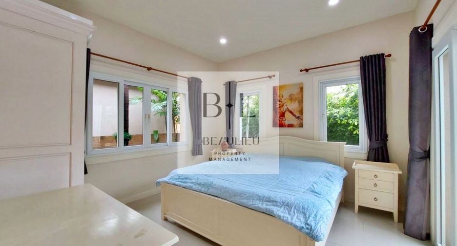 Casa en alquiler de 3 habitaciones en Bang Lamung, Chonburi