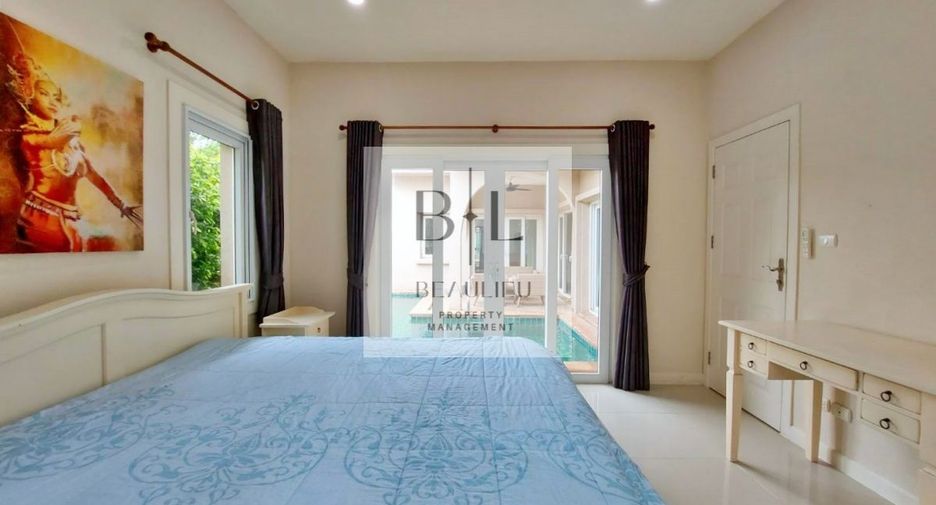Casa en alquiler de 3 habitaciones en Bang Lamung, Chonburi