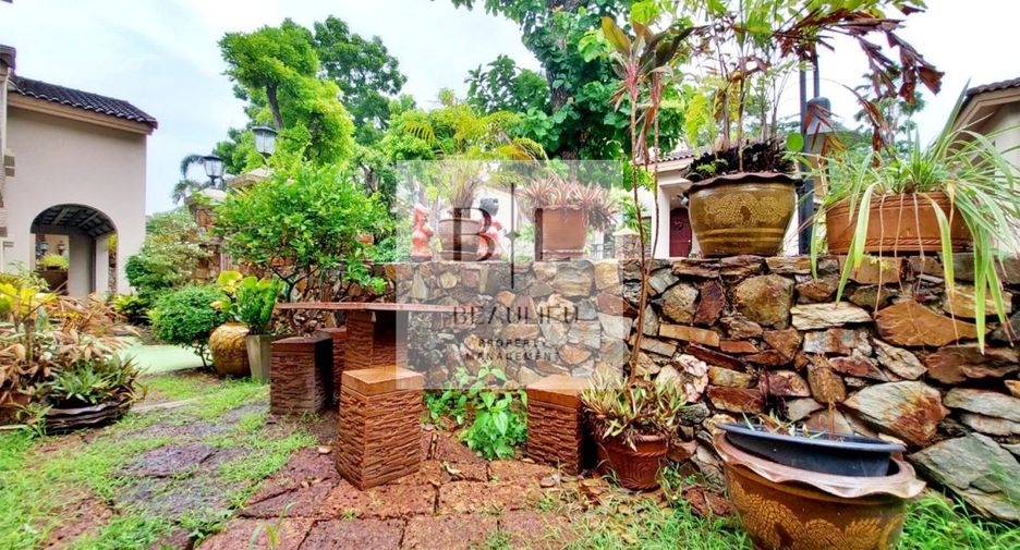 Casa en alquiler de 3 habitaciones en Bang Lamung, Chonburi