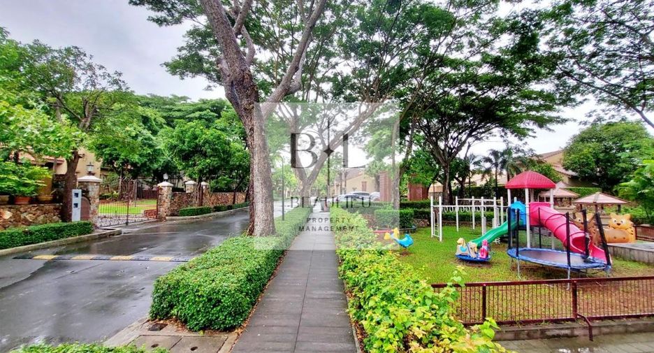 Casa en alquiler de 3 habitaciones en Bang Lamung, Chonburi