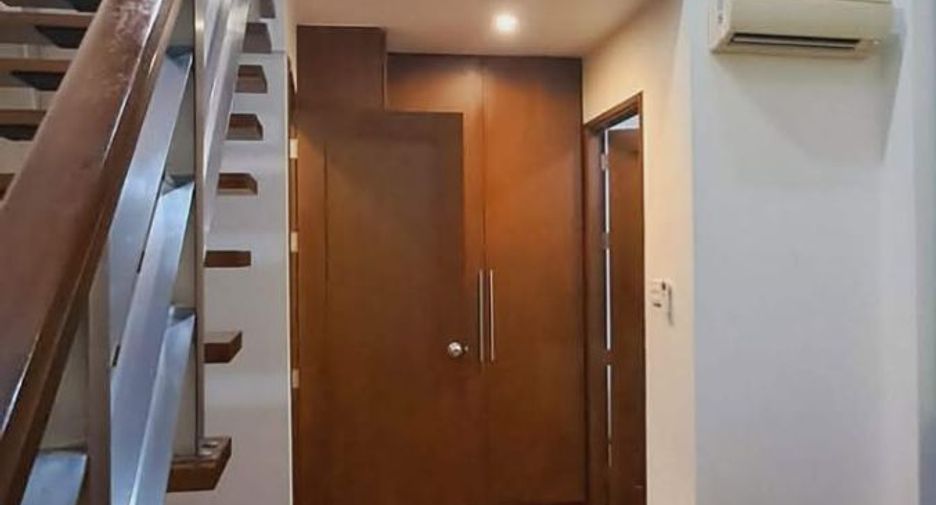 Reihenhaus zur Miete mit 4 Zimmer in Watthana, Bangkok