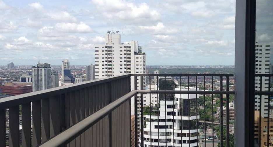For sale 3 bedrooms condo in Watthana, Bangkok