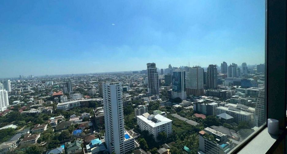 For sale 3 bedrooms condo in Watthana, Bangkok