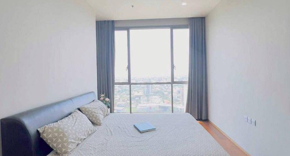 For sale 3 bedrooms condo in Watthana, Bangkok