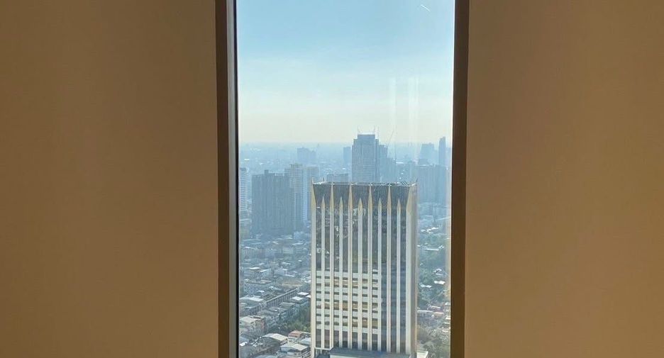 For sale 4 bedrooms condo in Khlong San, Bangkok