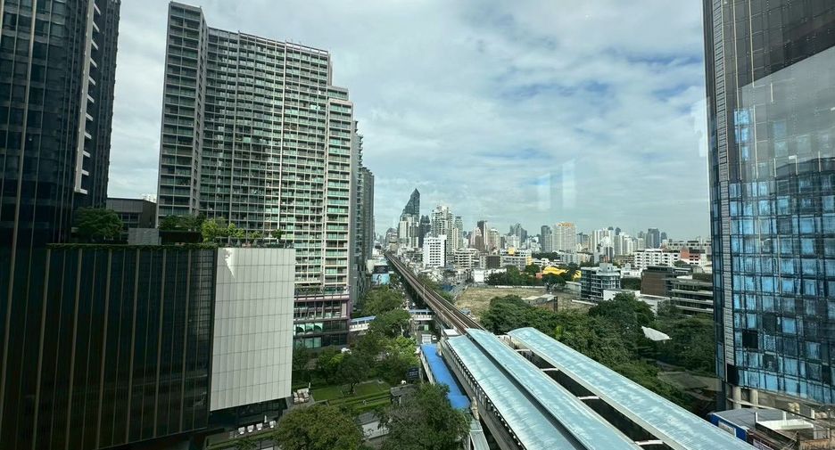 For sale 4 bedrooms condo in Khlong Toei, Bangkok