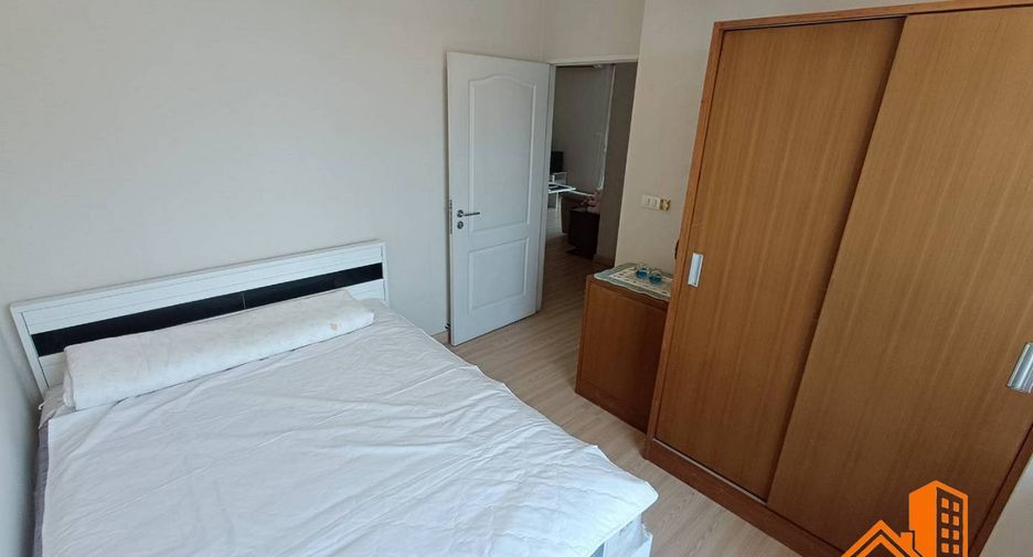 For rent 2 bedrooms condo in Khlong San, Bangkok
