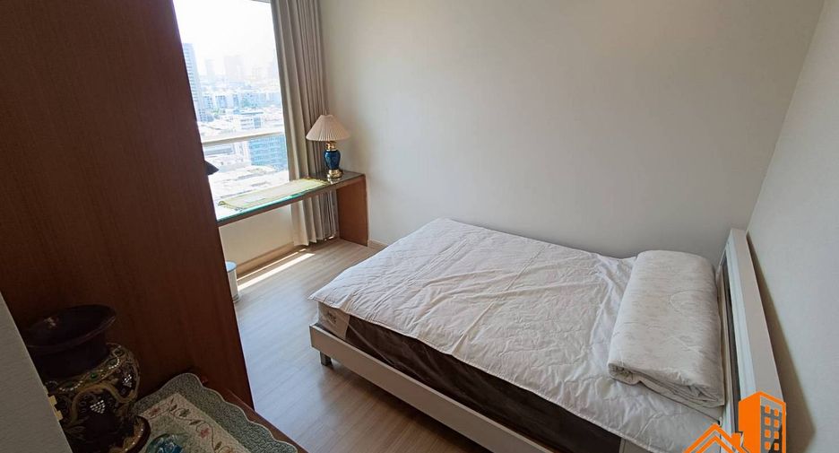 For rent 2 bedrooms condo in Khlong San, Bangkok