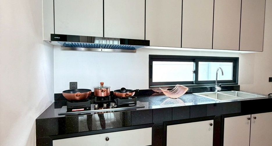 For sale 5 ベッドルーム villa in Bang Lamung, Chonburi