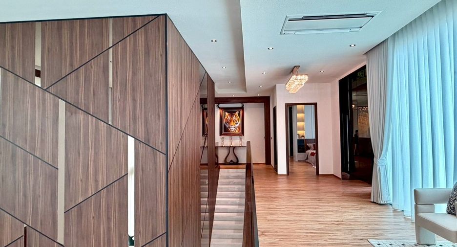 For sale 5 ベッドルーム villa in Bang Lamung, Chonburi