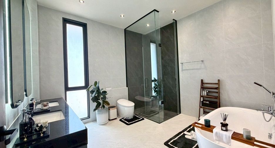 For sale 5 ベッドルーム villa in Bang Lamung, Chonburi
