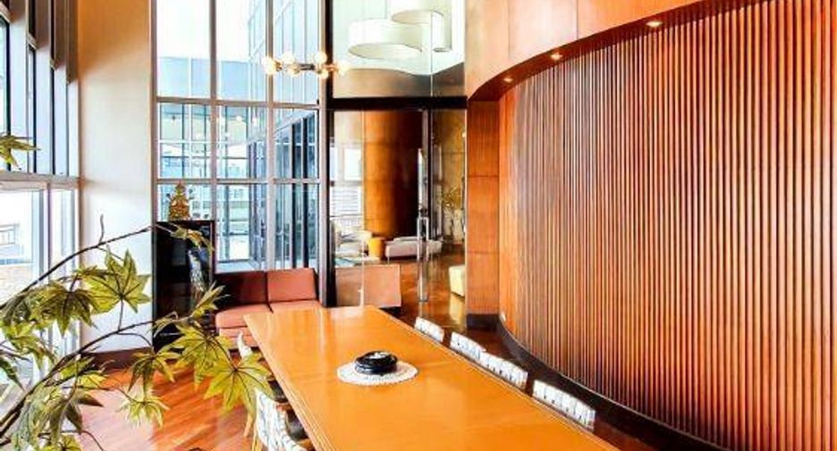 For sale 4 bedrooms condo in Sathon, Bangkok