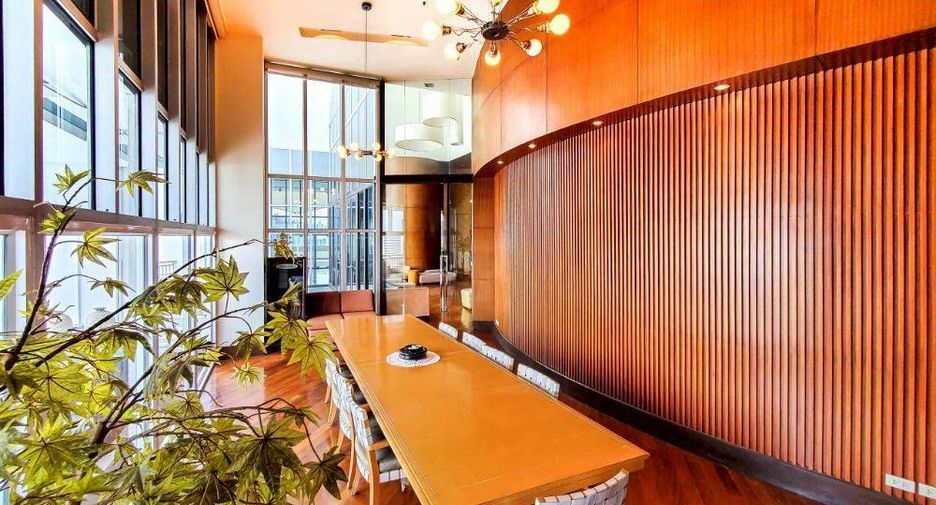 For sale 4 bedrooms condo in Sathon, Bangkok