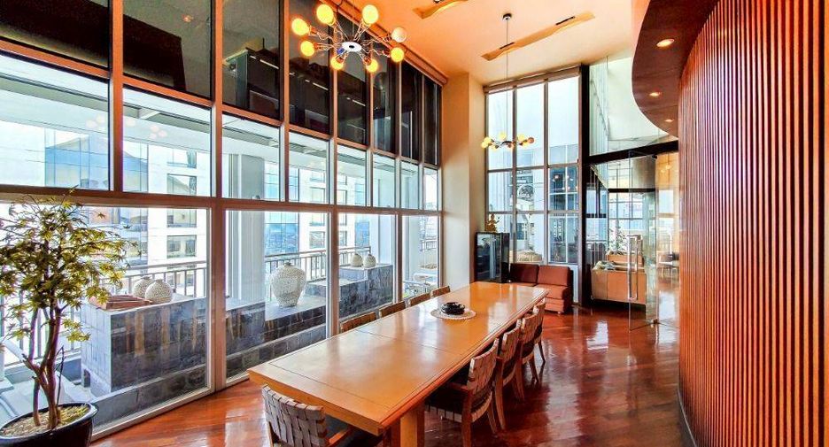 For sale 4 bedrooms condo in Sathon, Bangkok